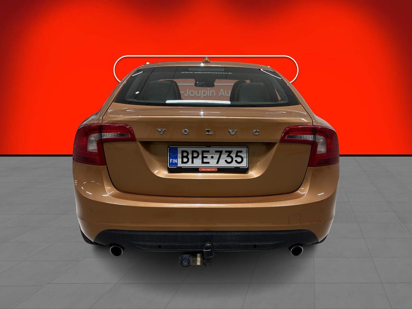 VOLVO S60 2012