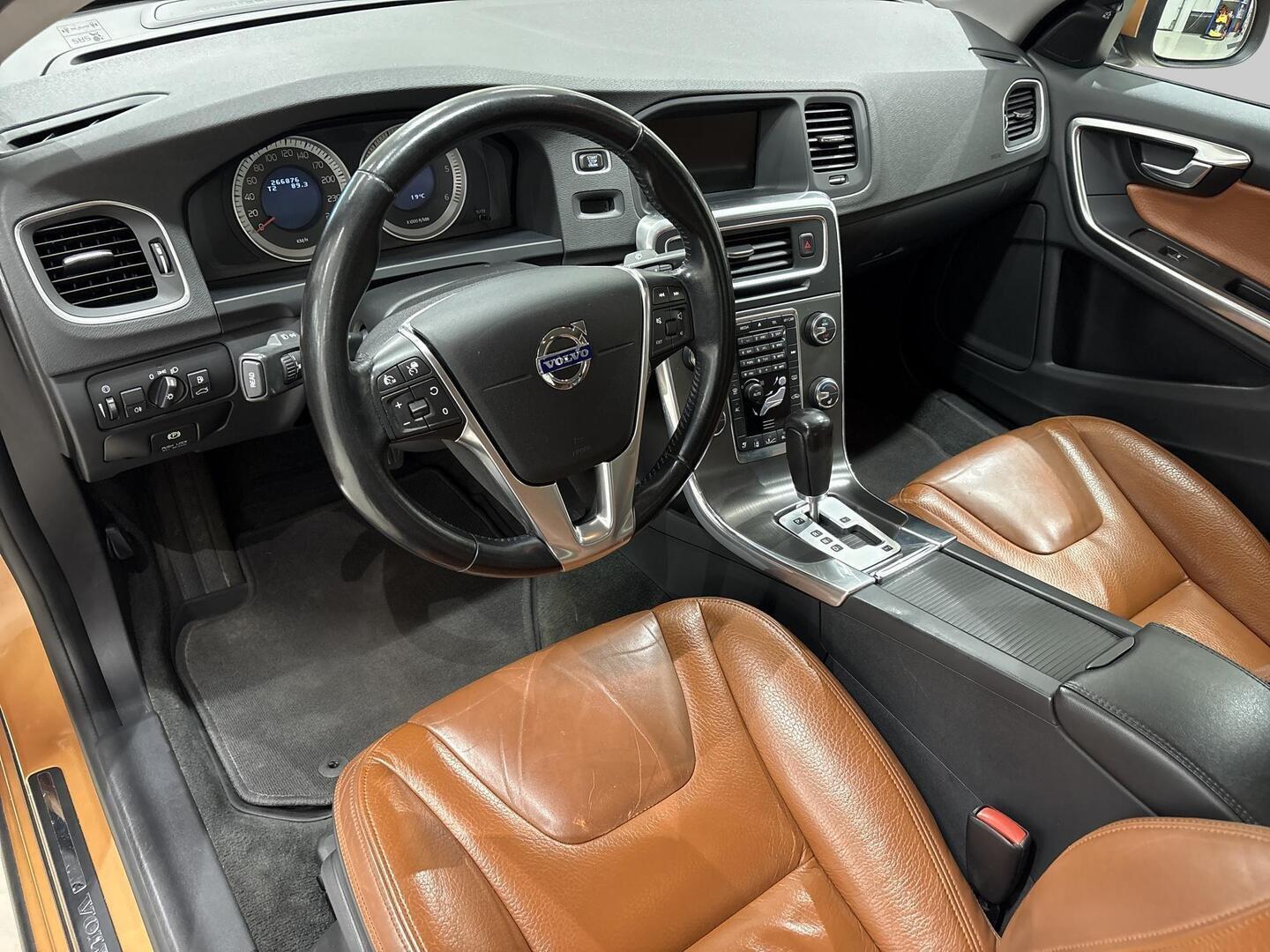 VOLVO S60 2012