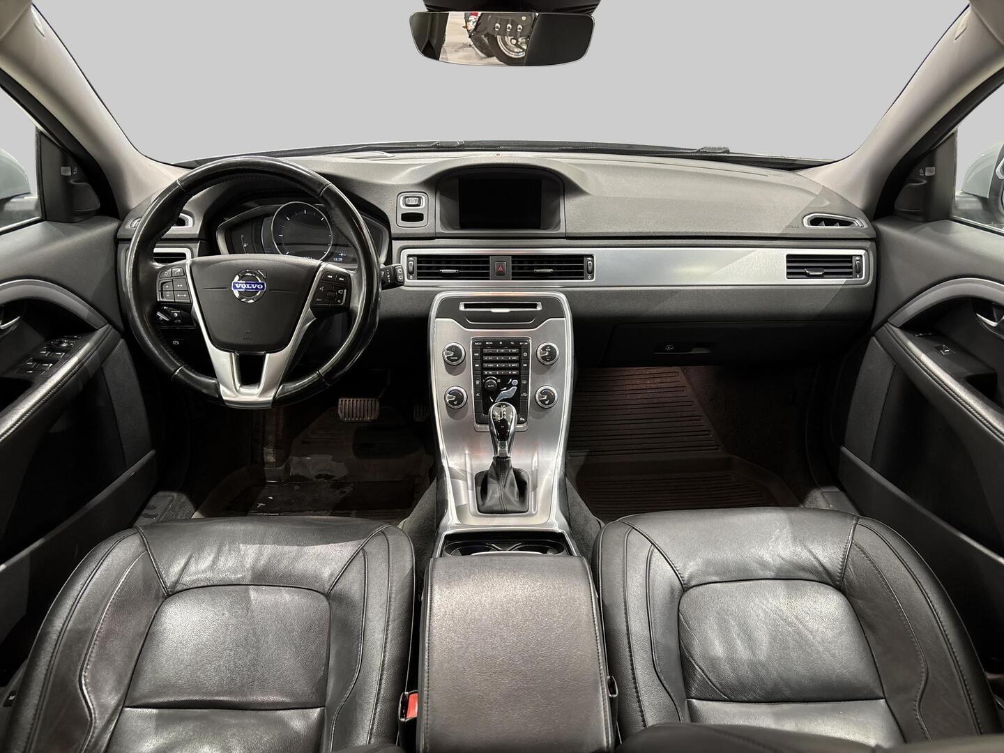 VOLVO V70 2015