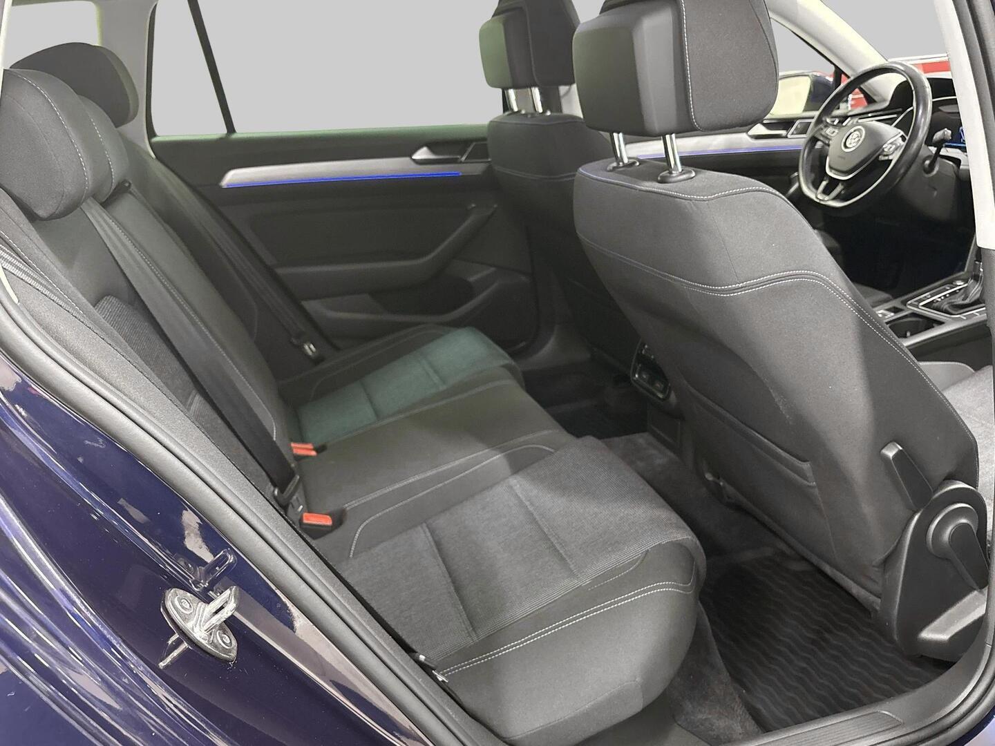 VOLKSWAGEN Passat 2018