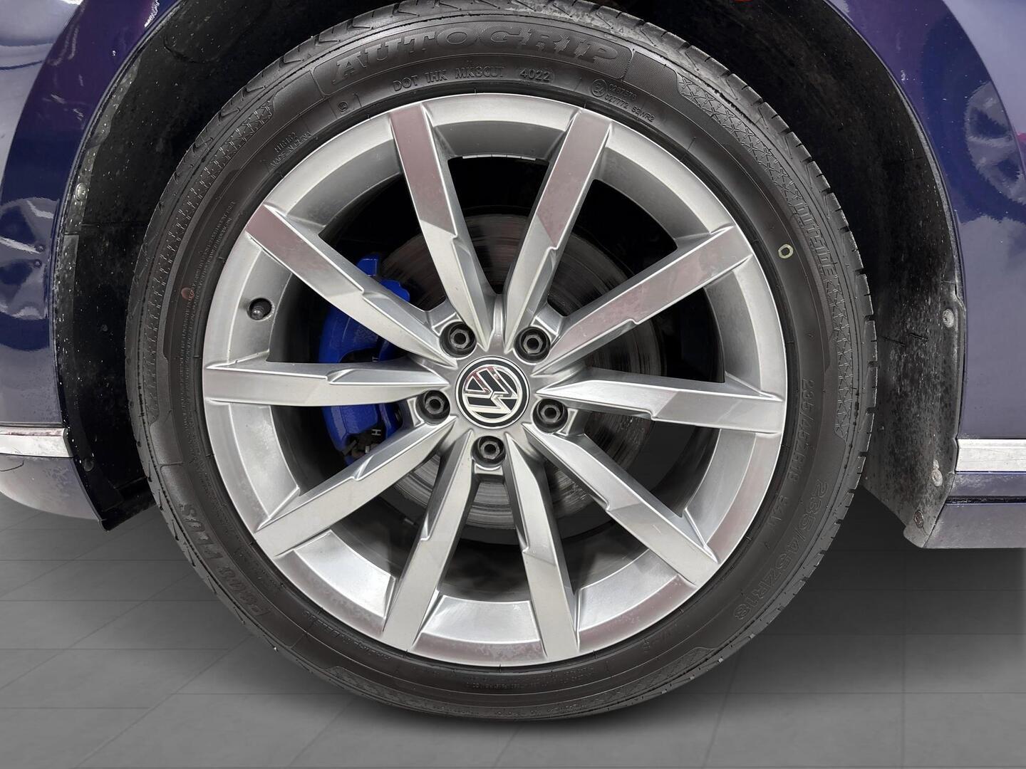 VOLKSWAGEN Passat 2018