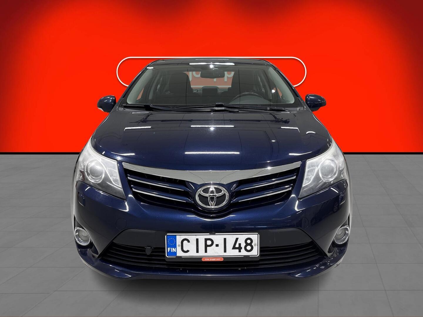 TOYOTA Avensis 2012