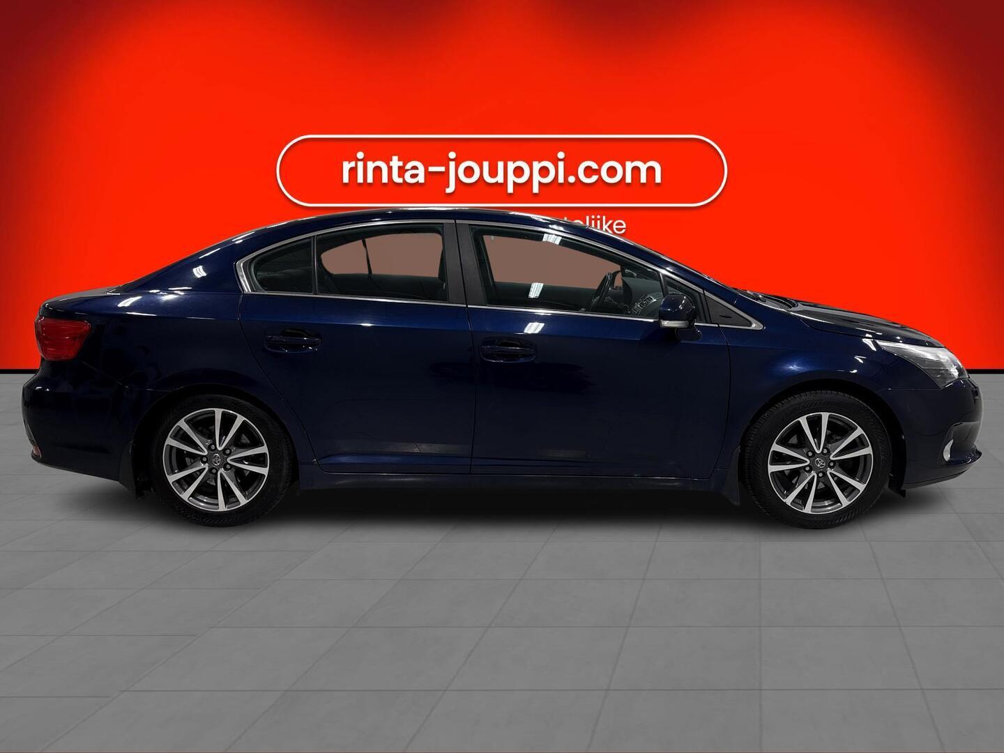 TOYOTA Avensis 2012