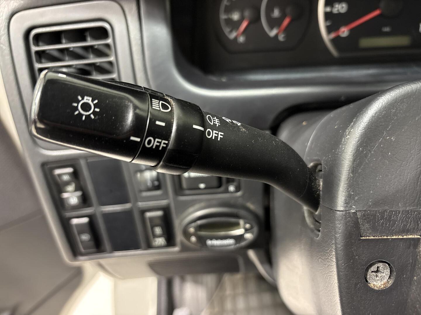 TOYOTA Hiace 2012