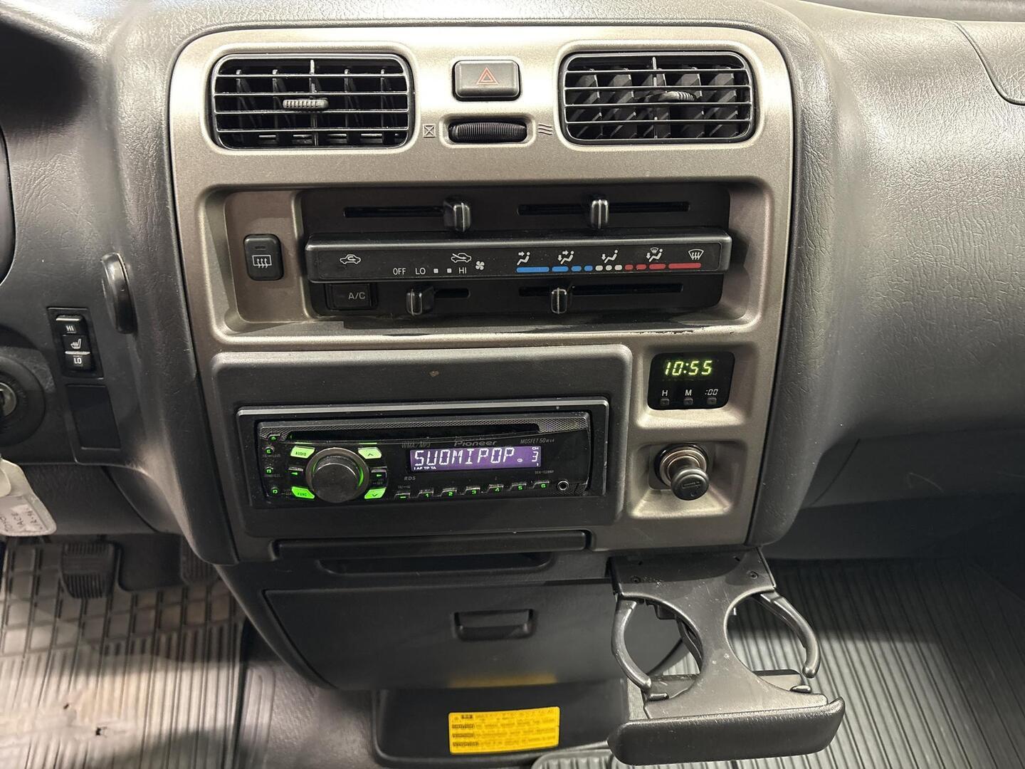 TOYOTA Hiace 2012