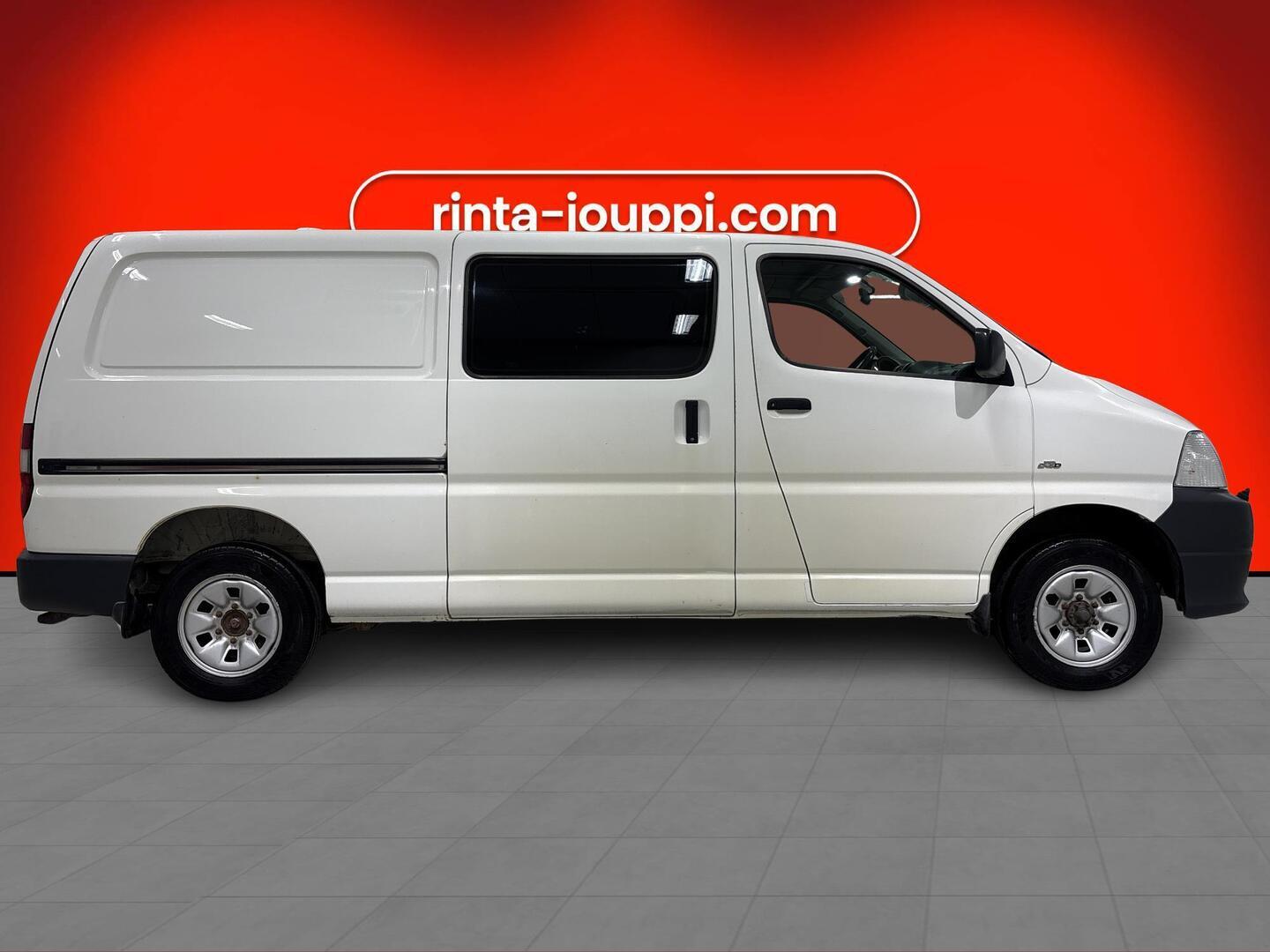 TOYOTA Hiace 2012