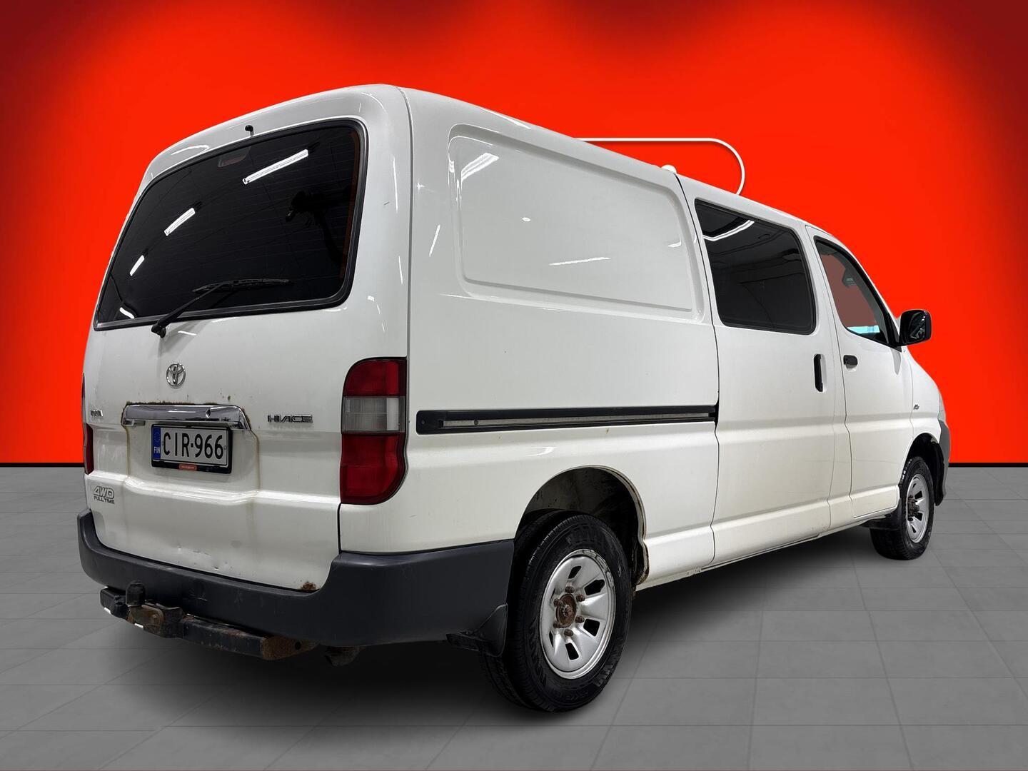 TOYOTA Hiace 2012