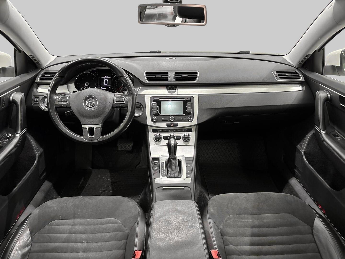 VOLKSWAGEN Passat 2014