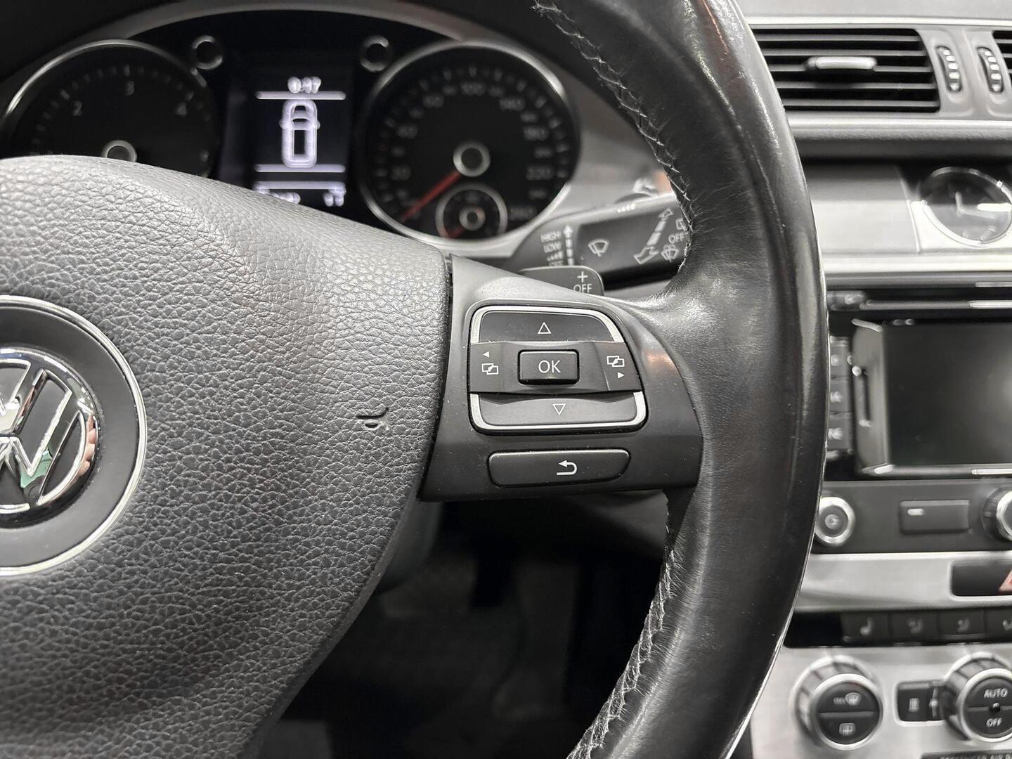 VOLKSWAGEN Passat 2014