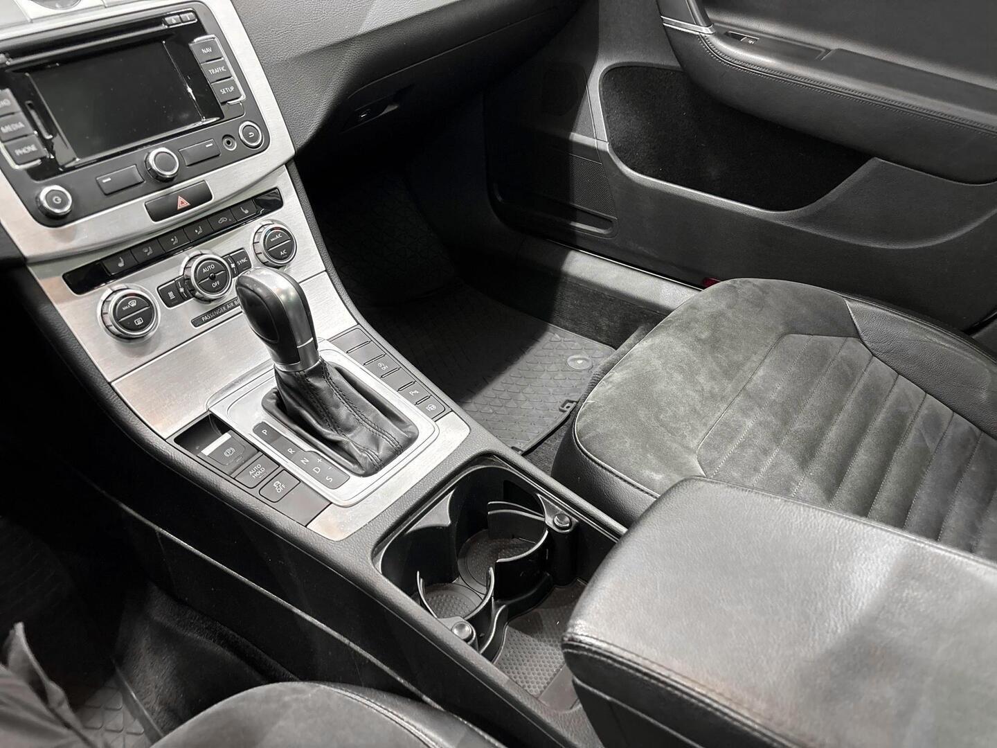 VOLKSWAGEN Passat 2014