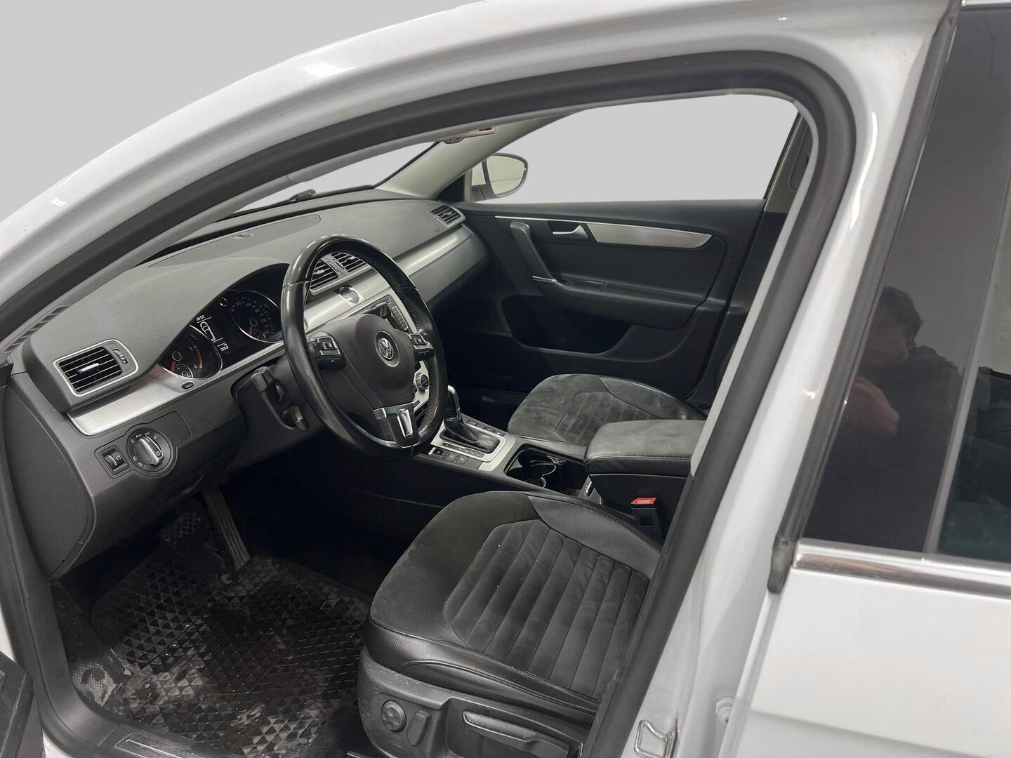 VOLKSWAGEN Passat 2014