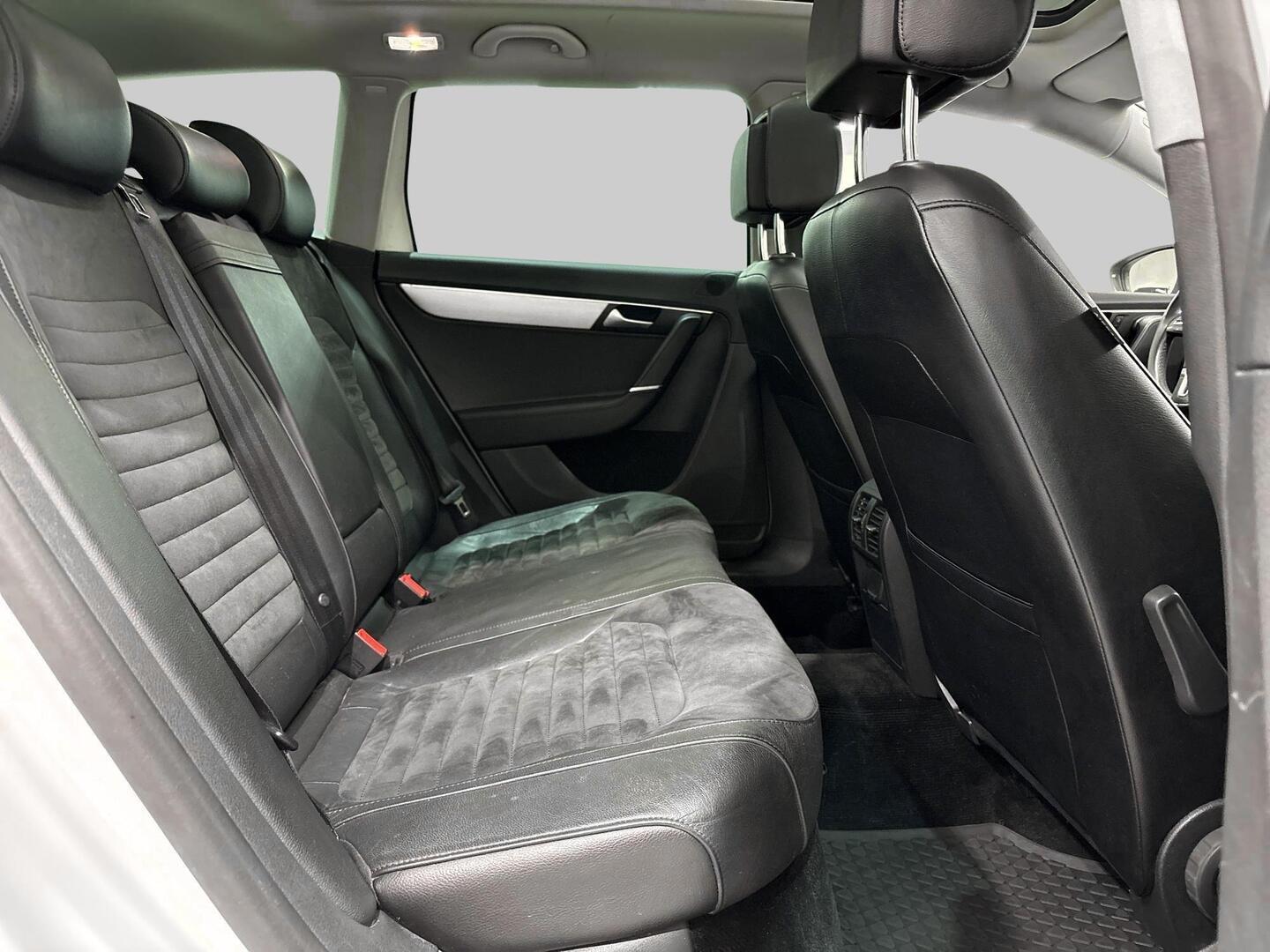 VOLKSWAGEN Passat 2014