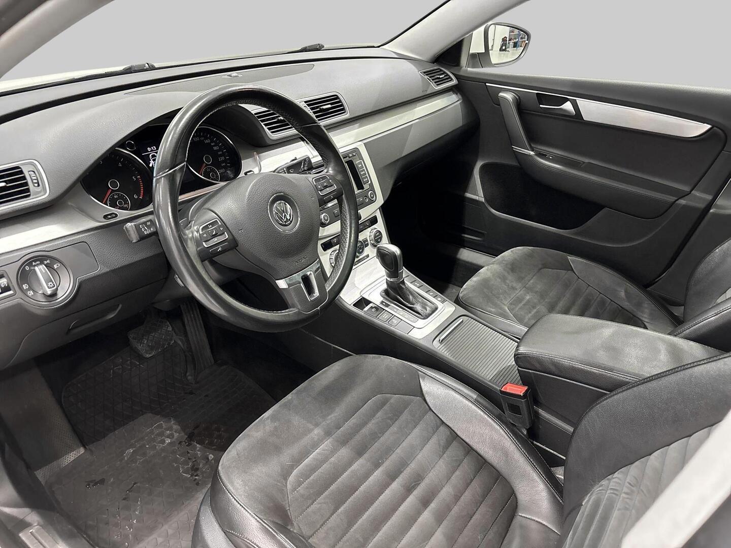 VOLKSWAGEN Passat 2014