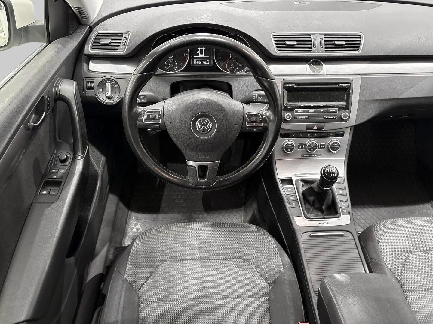 VOLKSWAGEN Passat 2014
