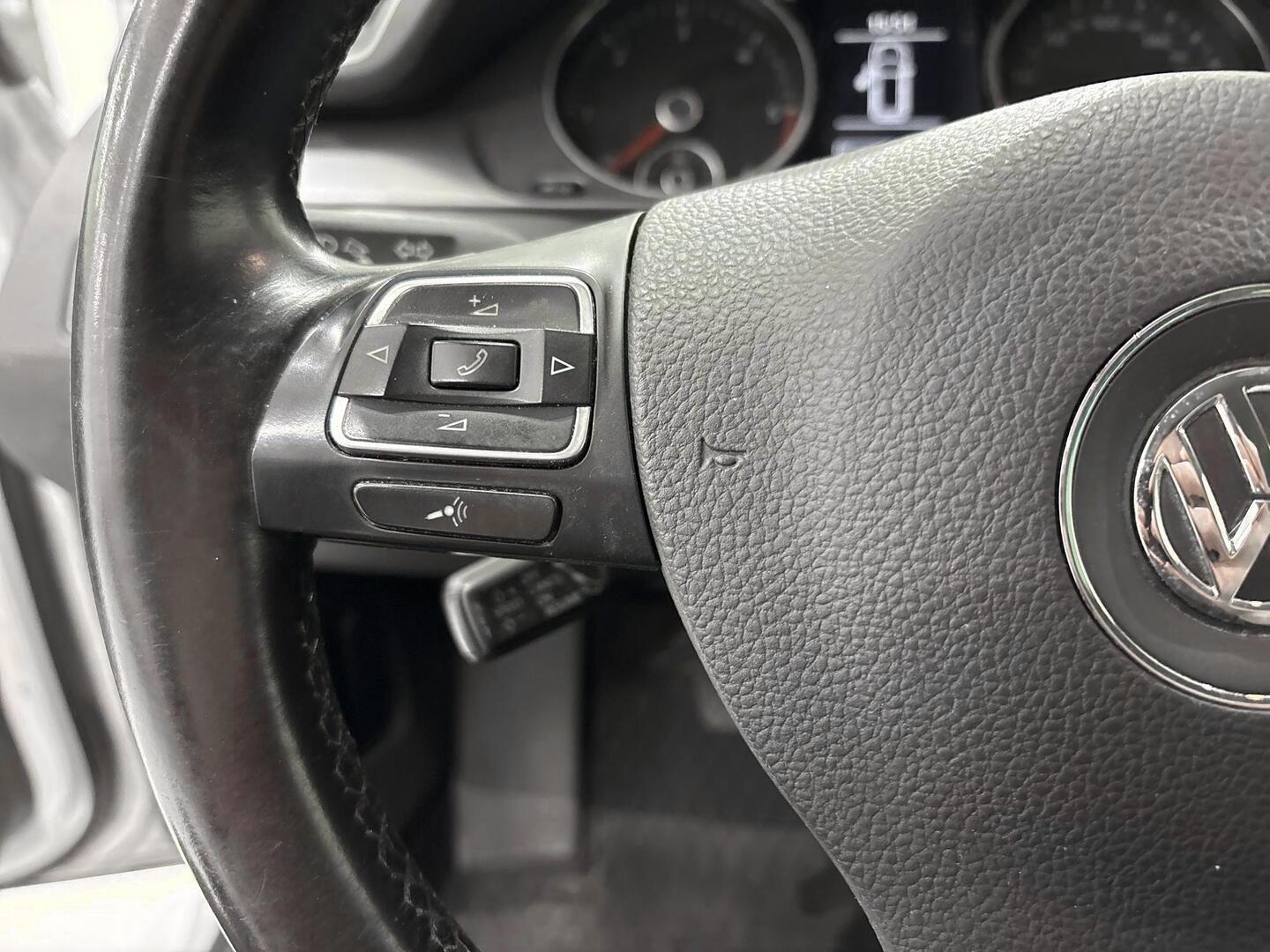 VOLKSWAGEN Passat 2014