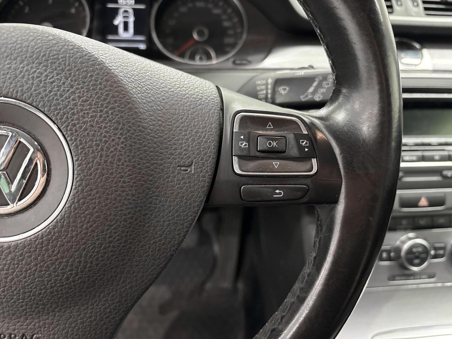 VOLKSWAGEN Passat 2014