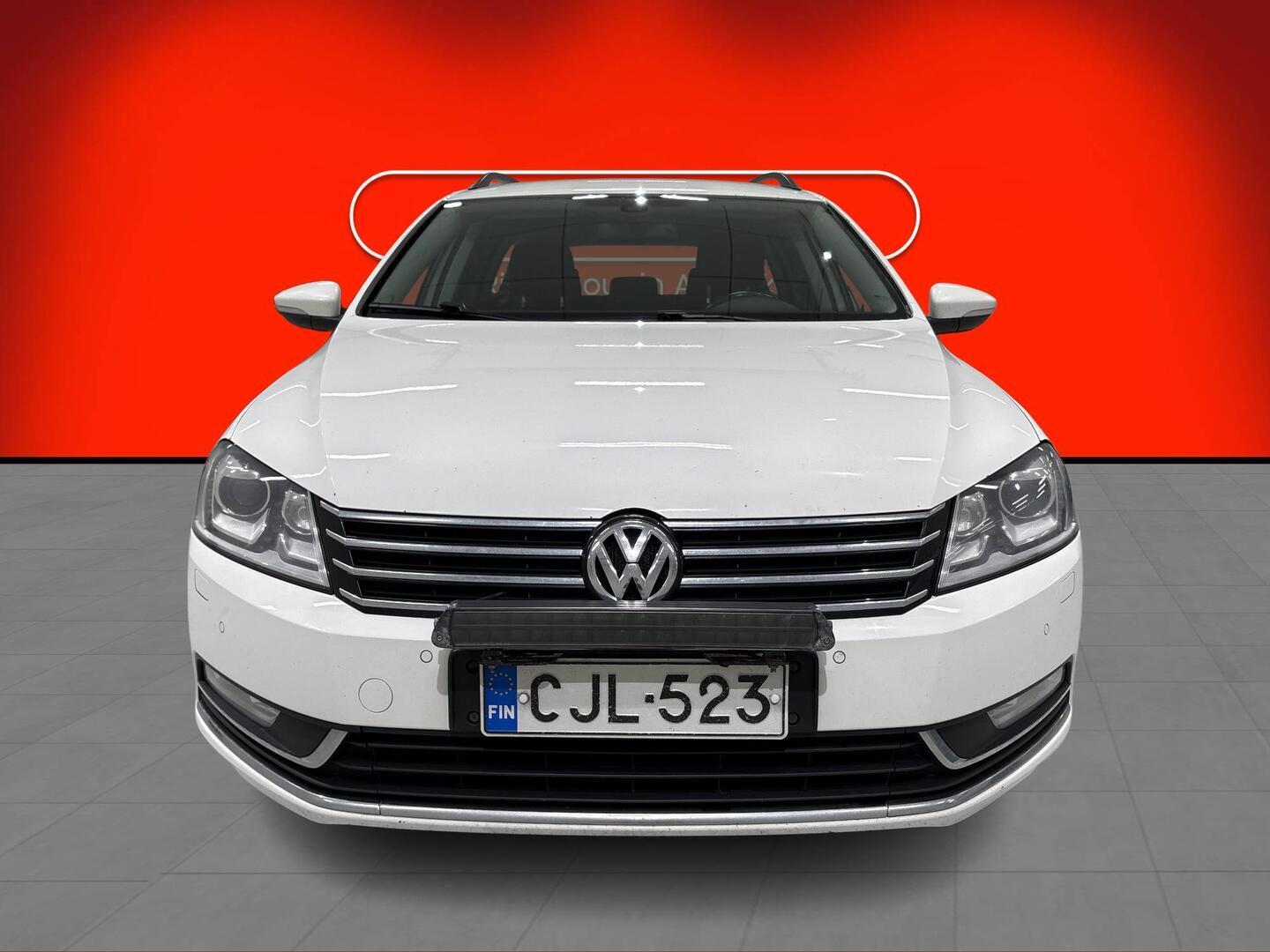 VOLKSWAGEN Passat 2014