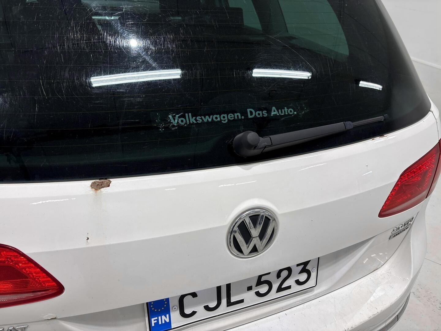 VOLKSWAGEN Passat 2014