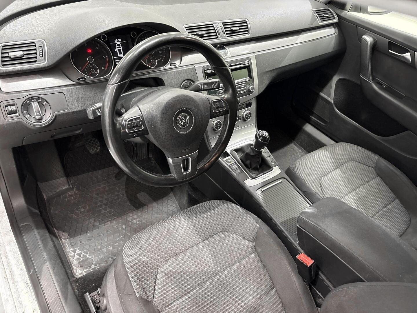 VOLKSWAGEN Passat 2014
