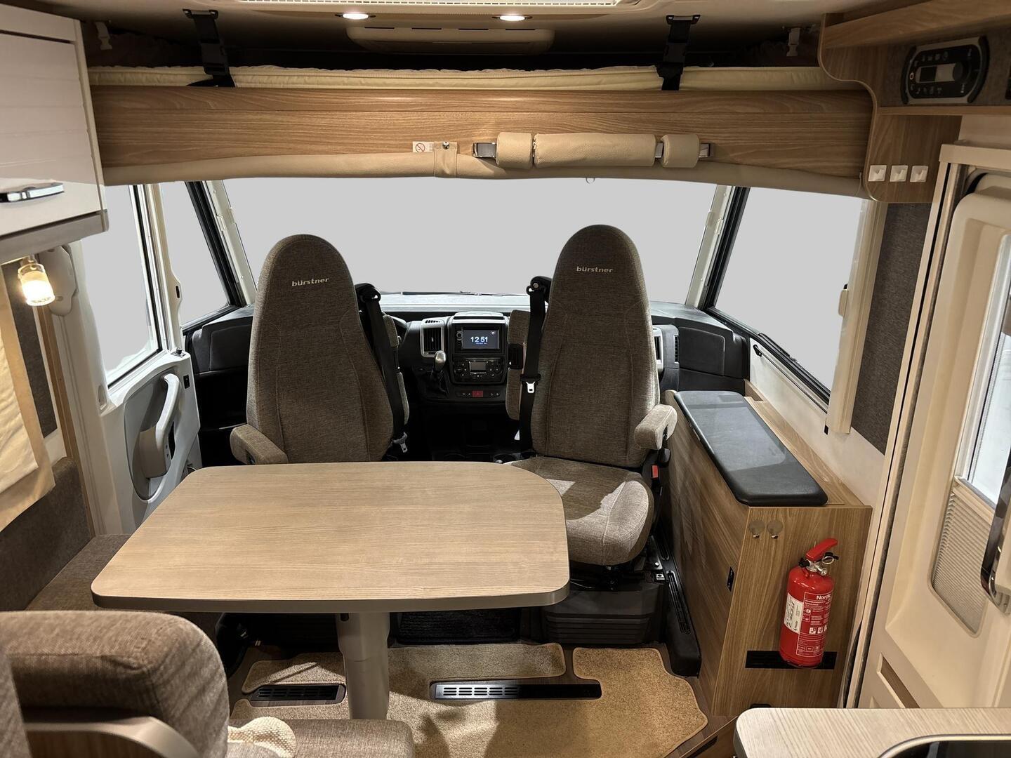 BÜRSTNER Aviano I 6903 2016