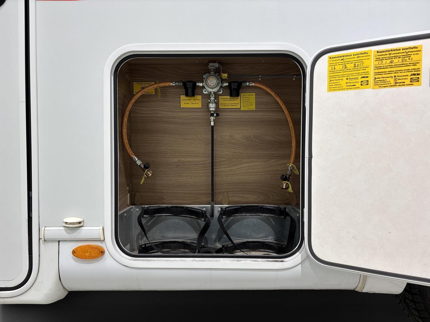 BÜRSTNER Aviano I 6903 2016