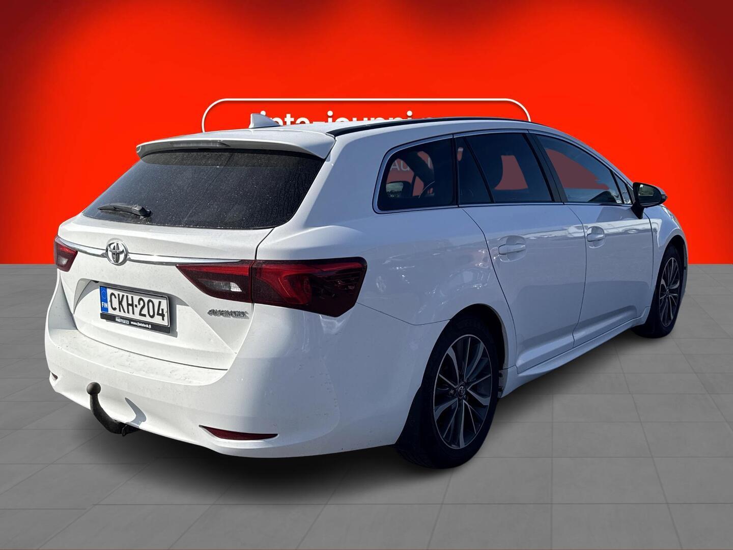 TOYOTA Avensis 2016