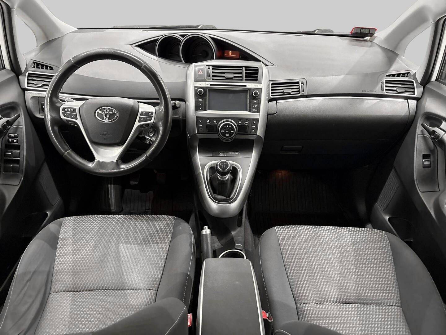 TOYOTA Verso 2015