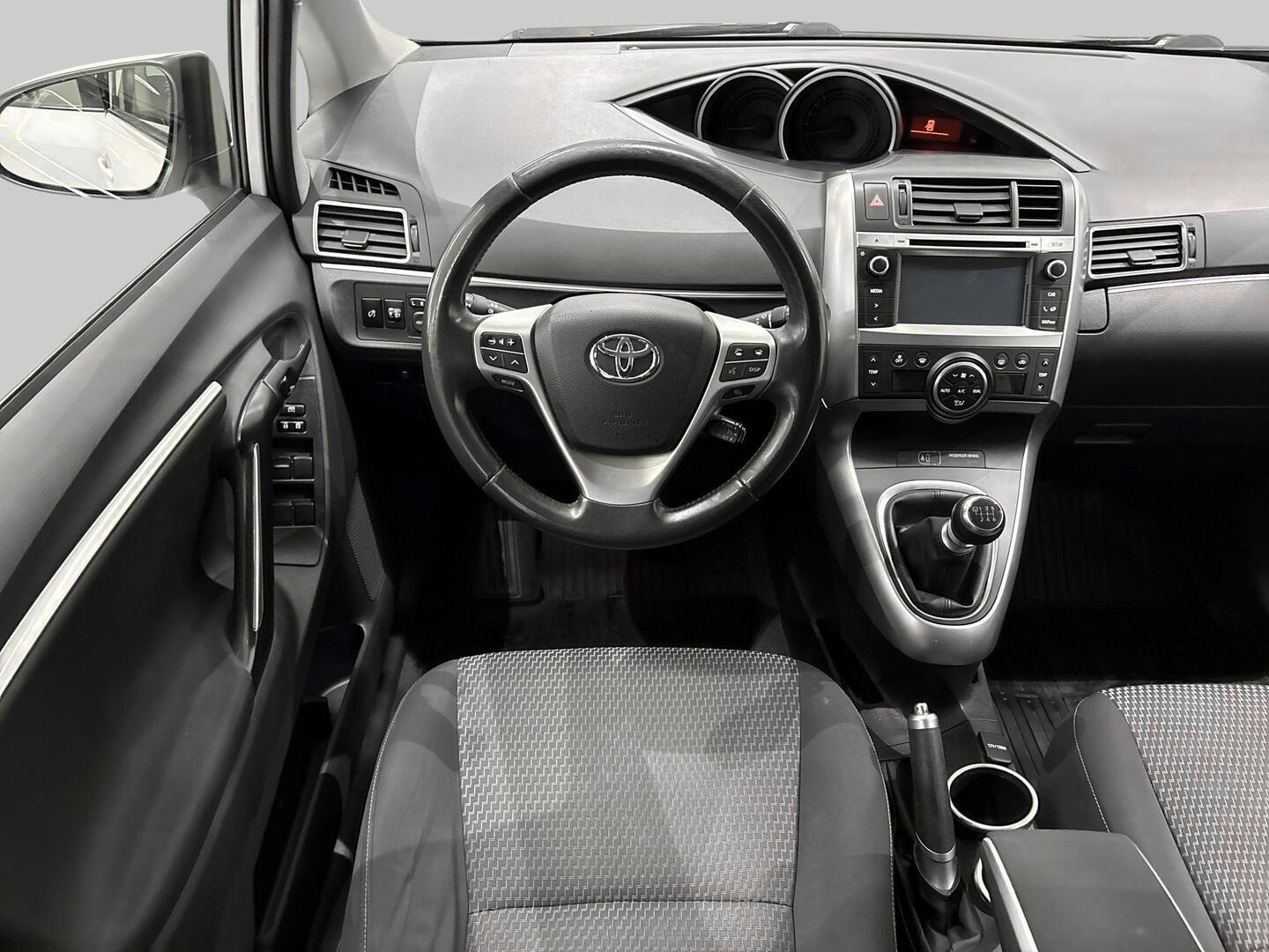 TOYOTA Verso 2015