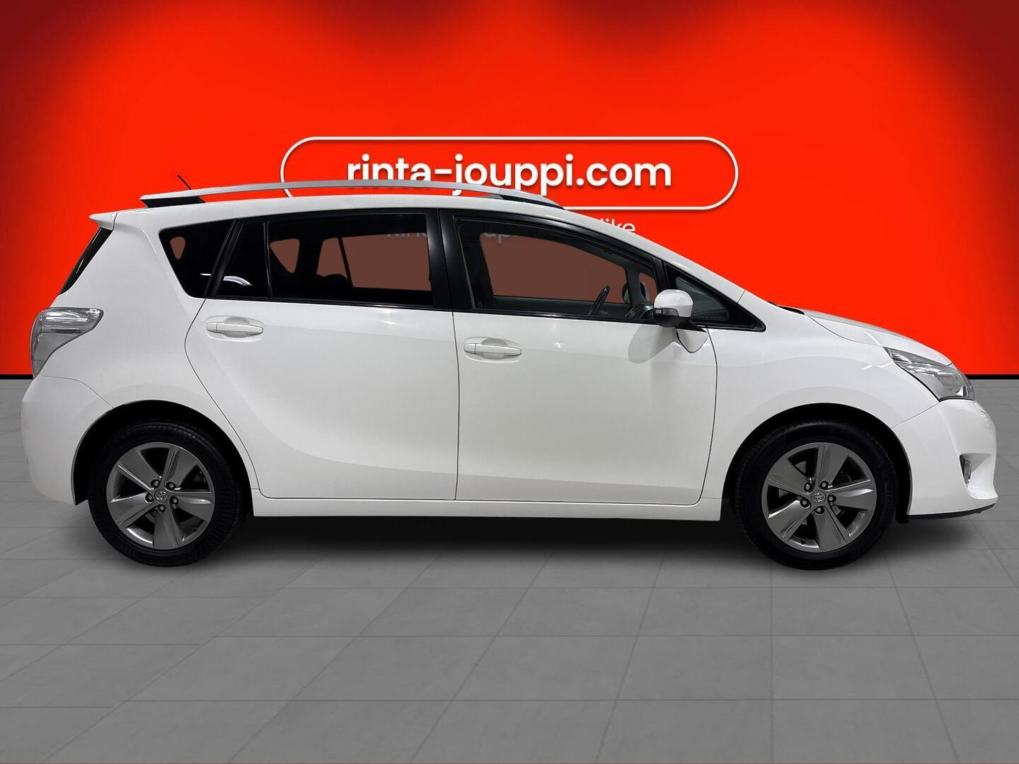 TOYOTA Verso 2015