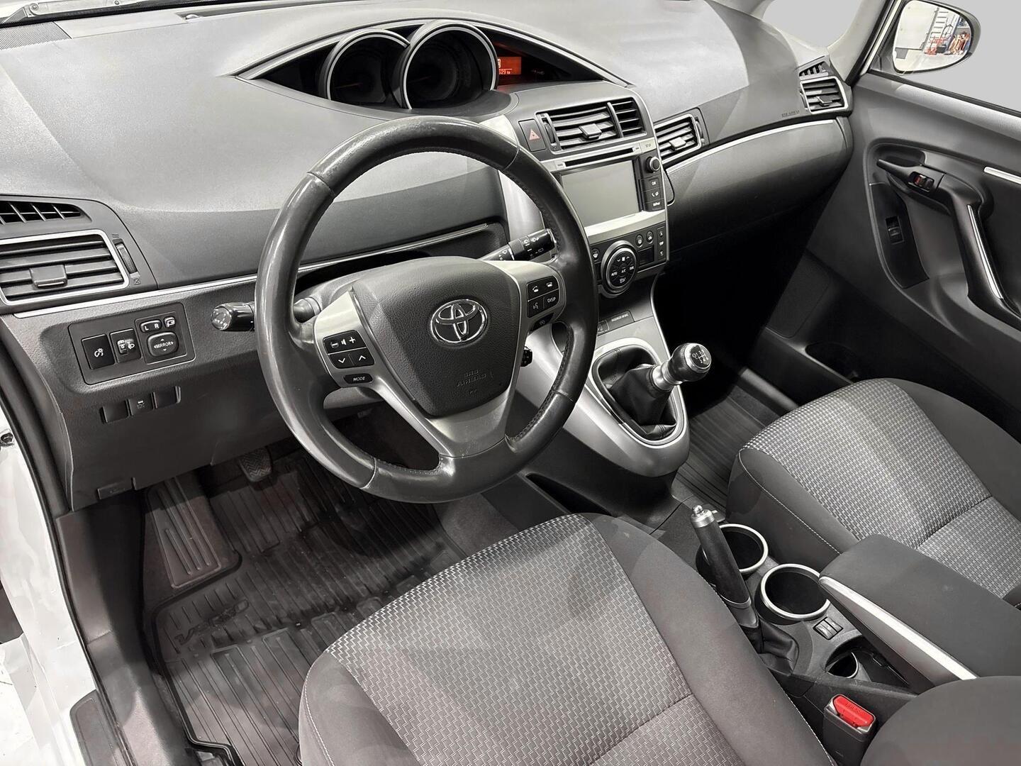 TOYOTA Verso 2015