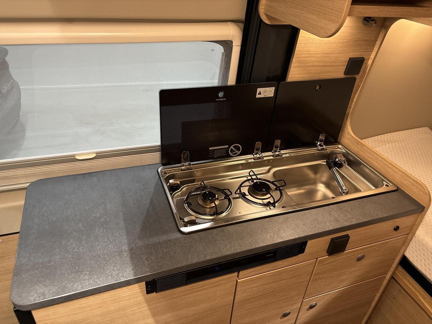 ROADCAR VAN R 540 2021