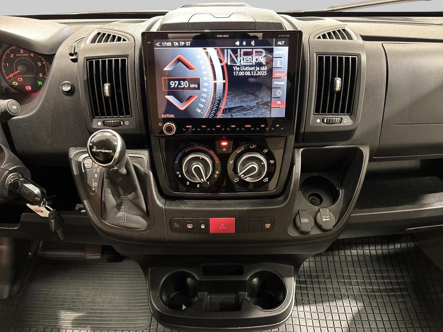 ROADCAR VAN R 540 2021