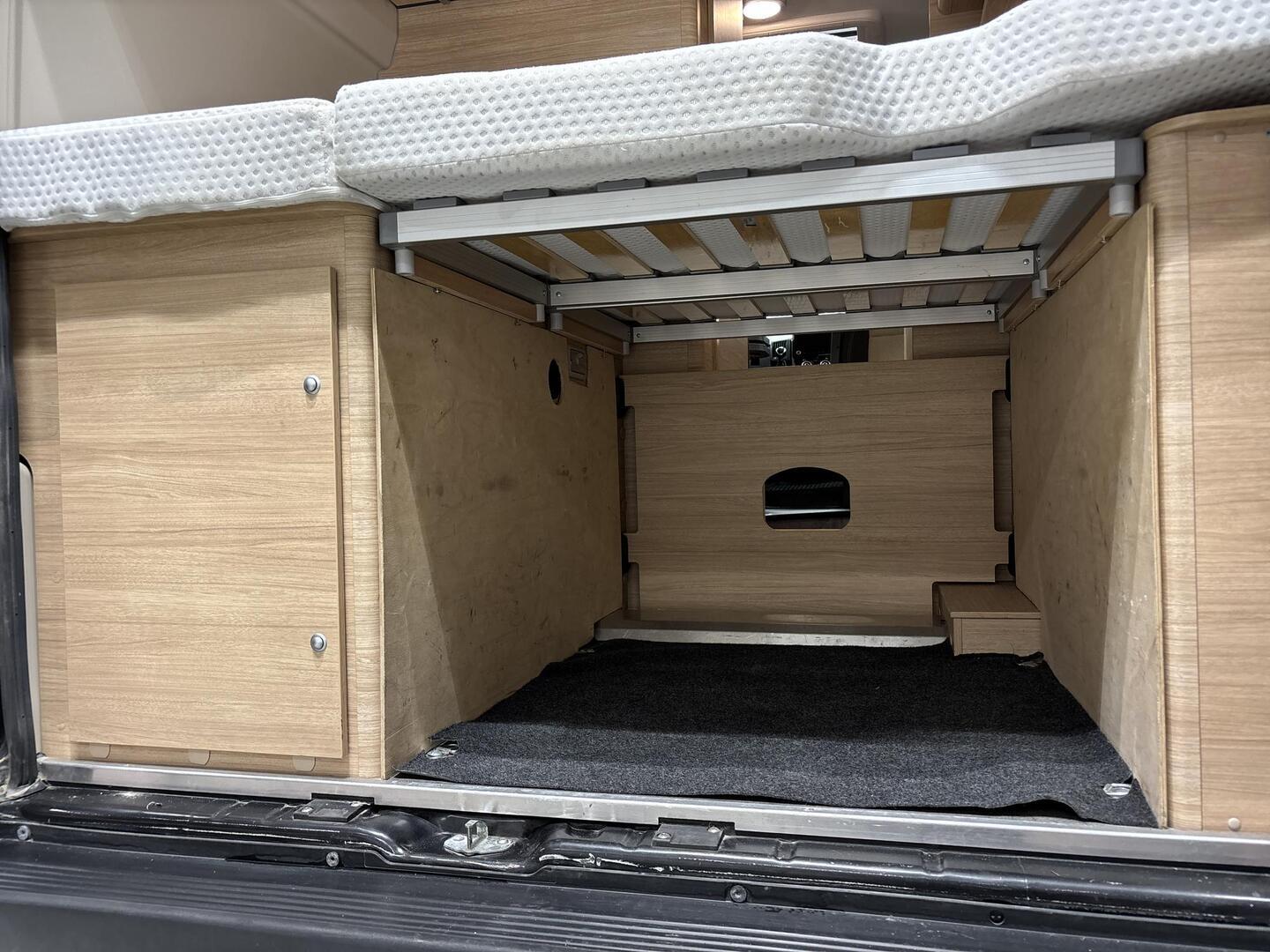 ROADCAR VAN R 540 2021