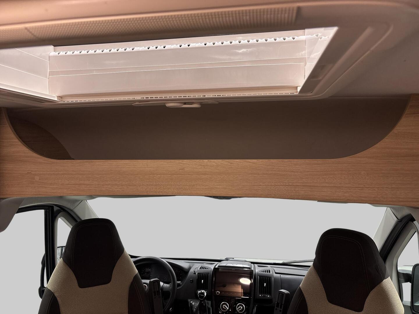 ROADCAR VAN R 540 2021