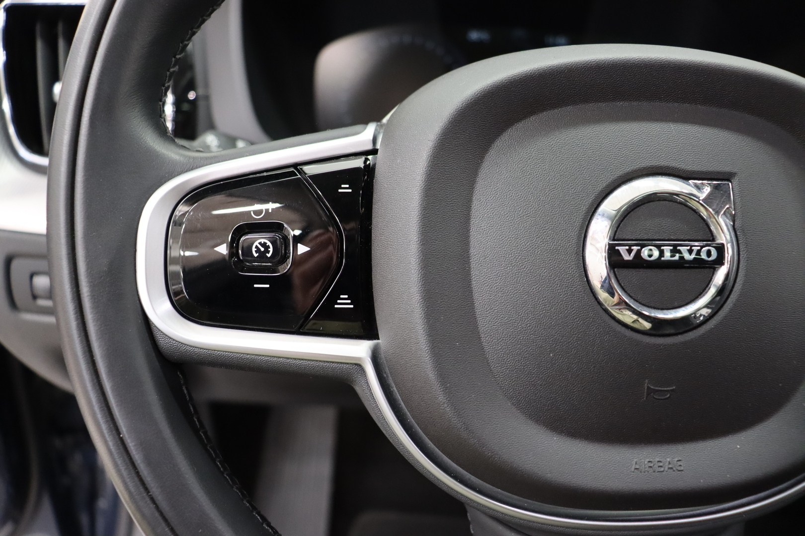 VOLVO XC60 2019