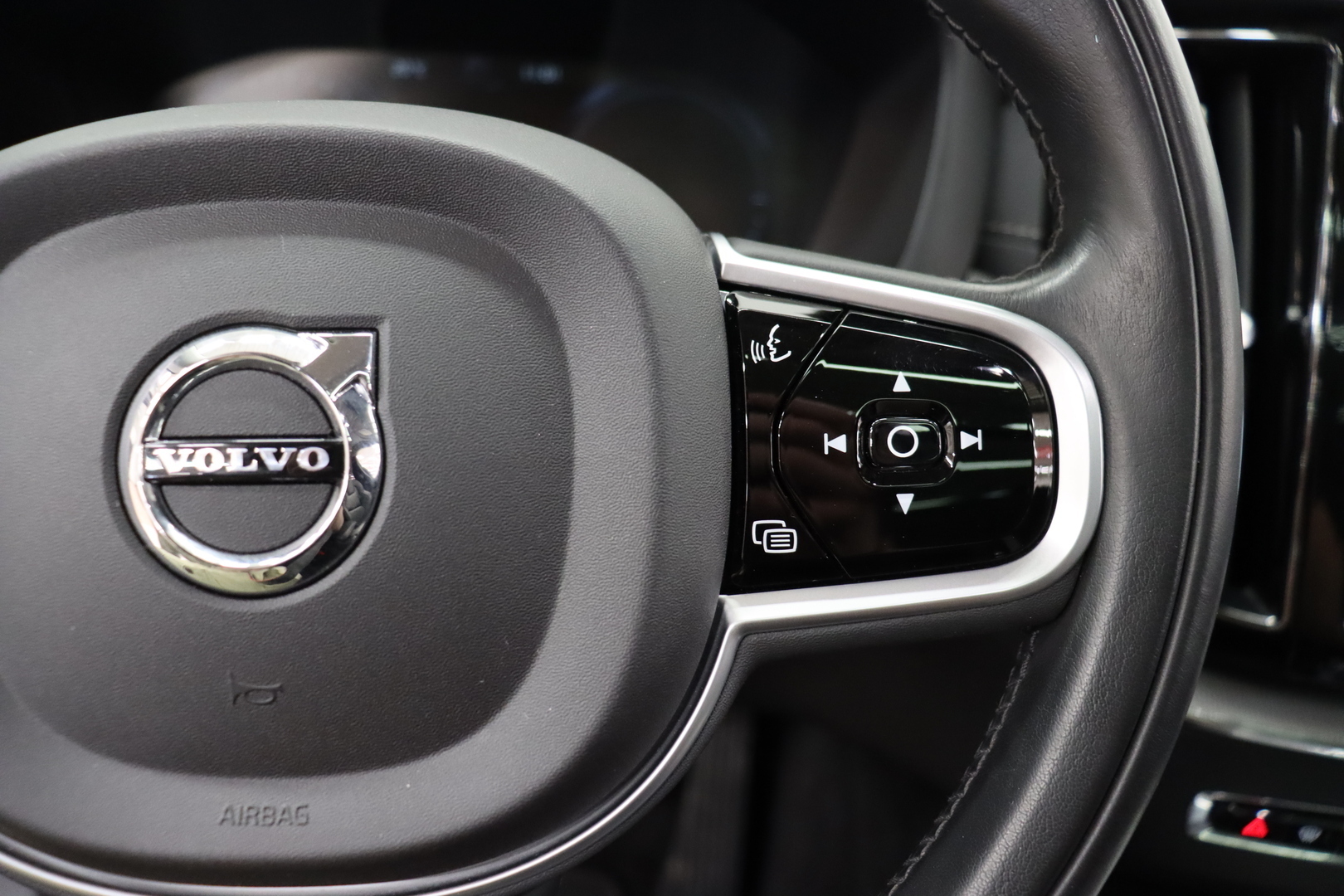 VOLVO XC60 2019
