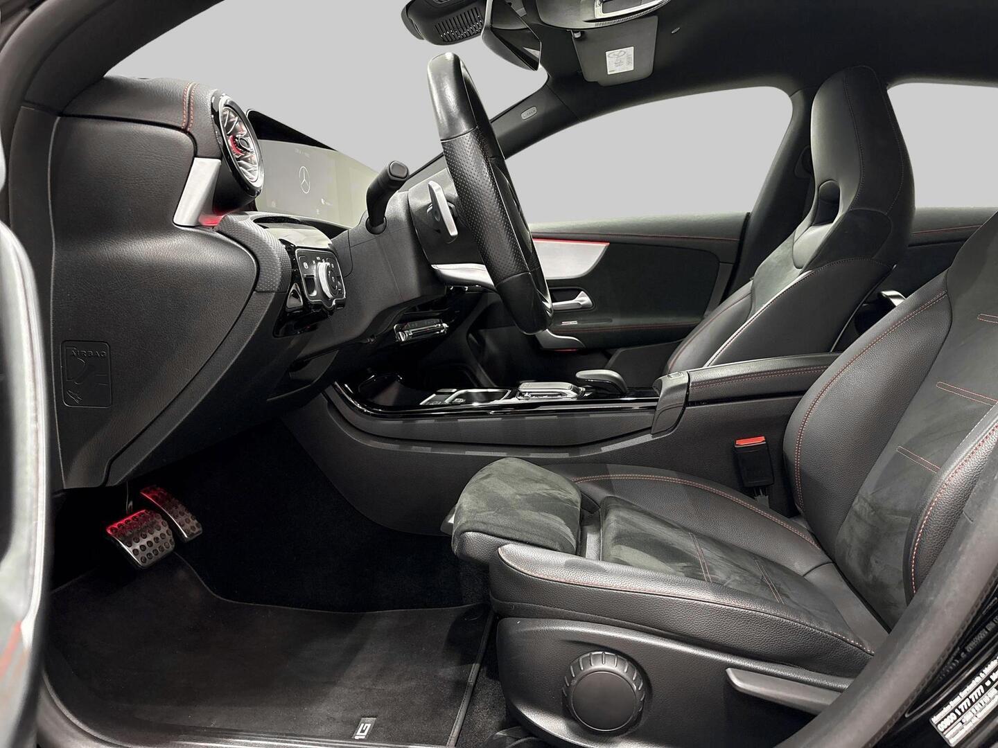 MERCEDES-BENZ CLA 2023