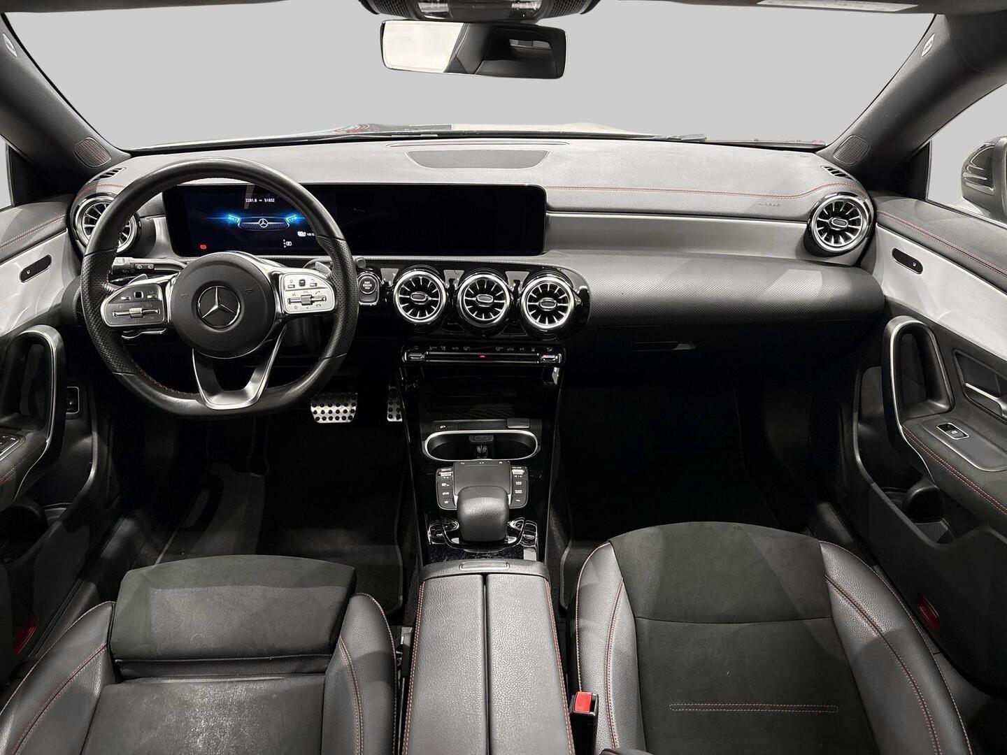 MERCEDES-BENZ CLA 2023