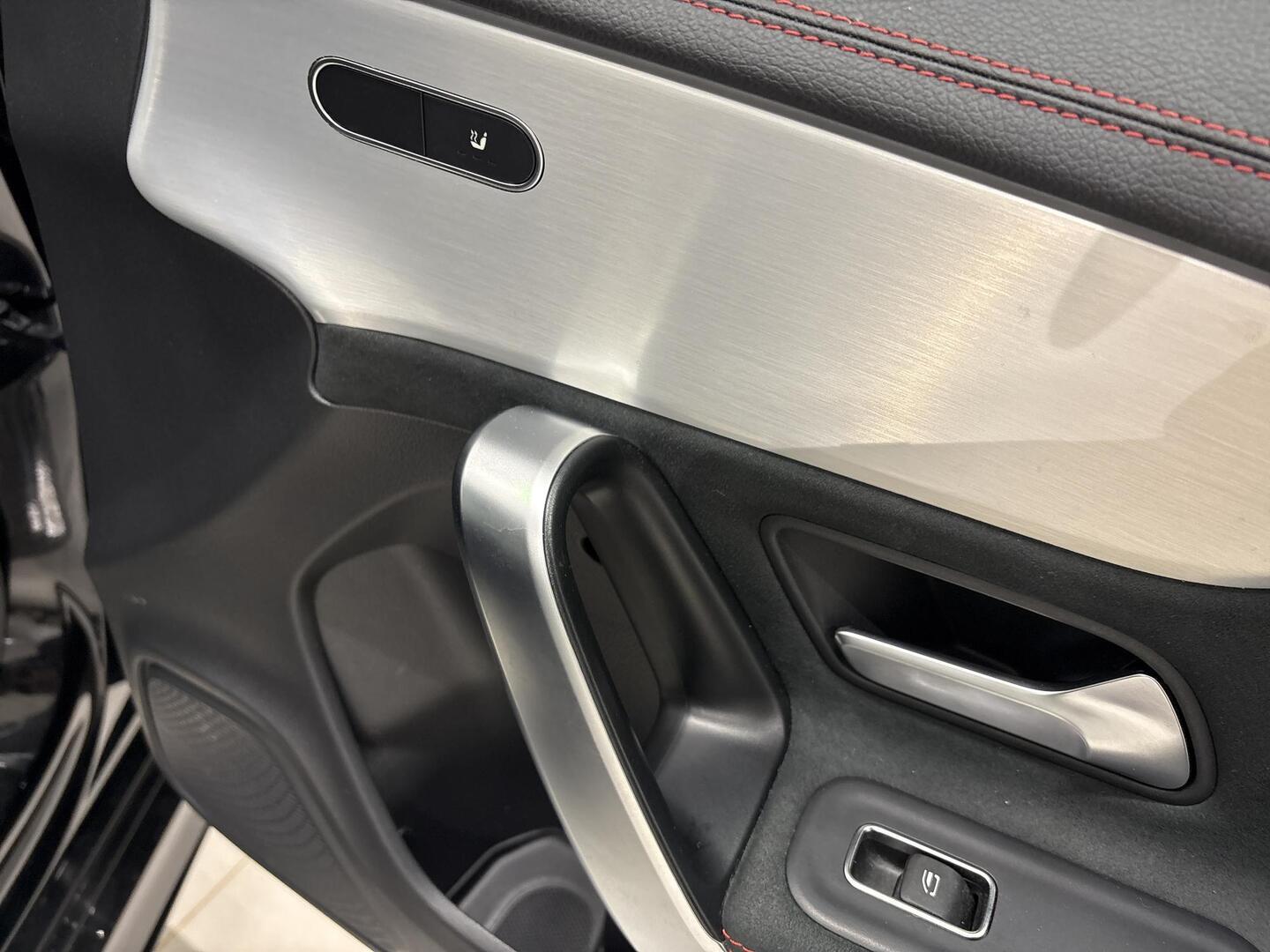 MERCEDES-BENZ CLA 2023