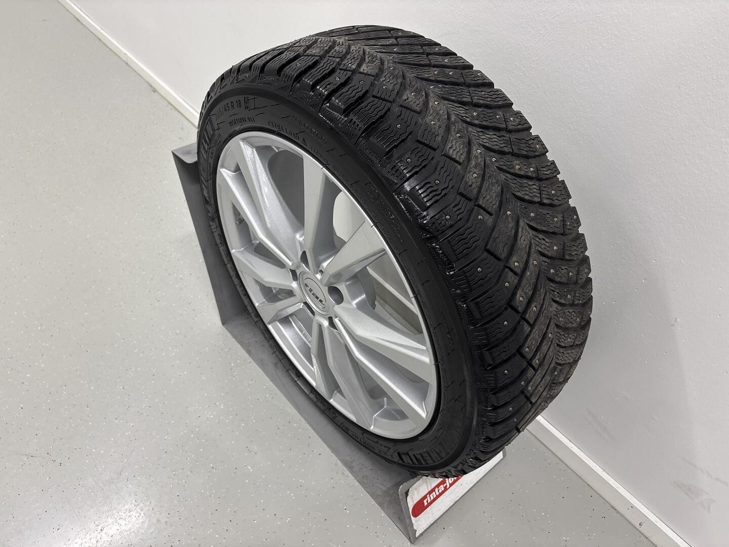 MERCEDES-BENZ CLA 2023