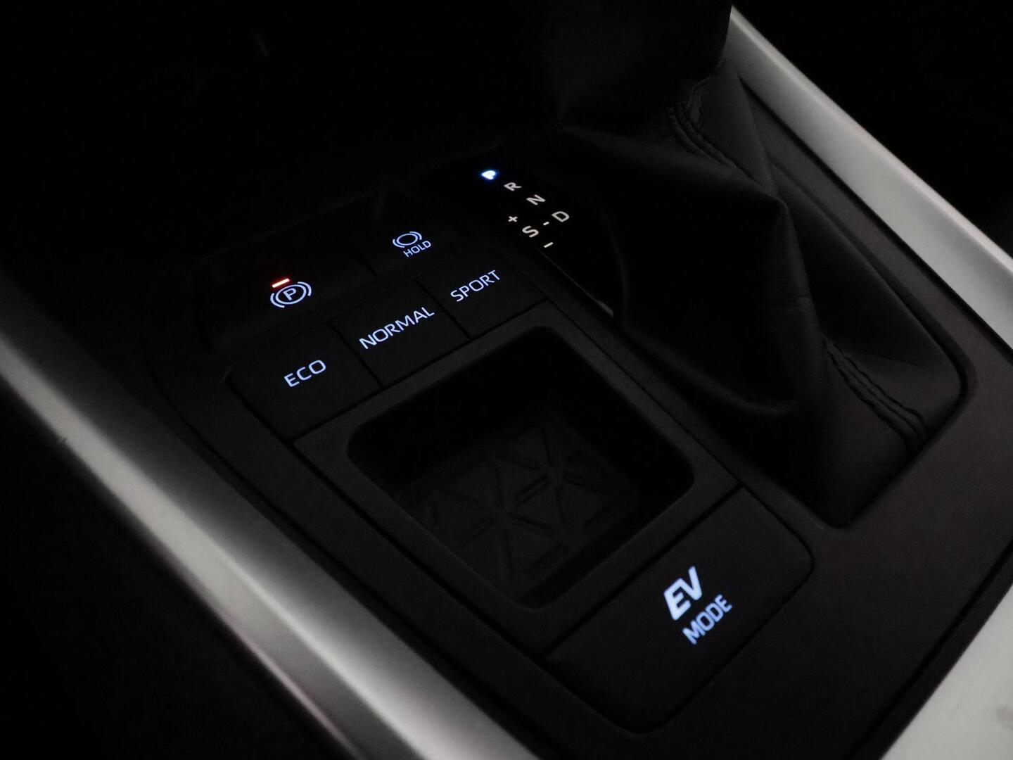 TOYOTA RAV4 2020