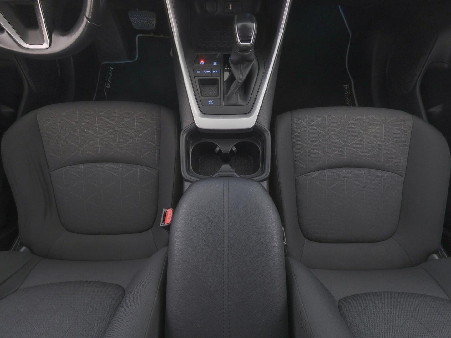 TOYOTA RAV4 2020