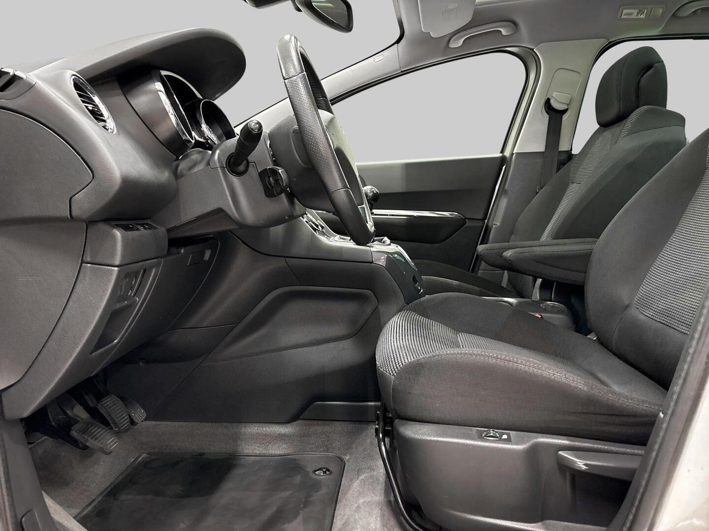 PEUGEOT 5008 2010