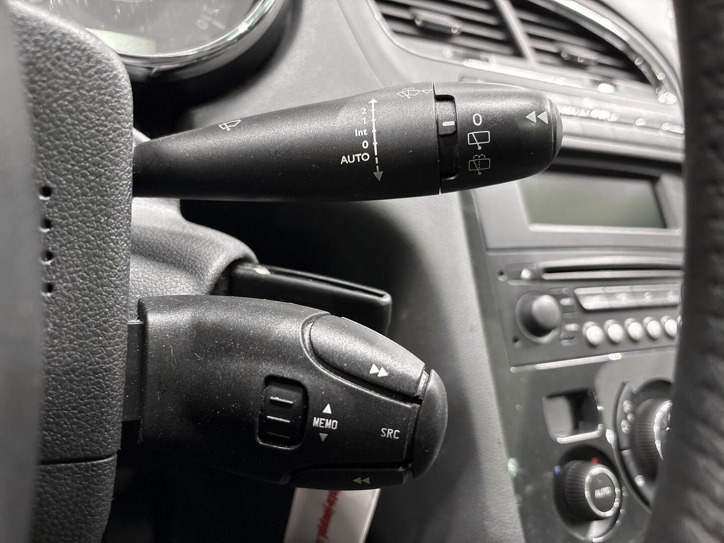 PEUGEOT 5008 2010