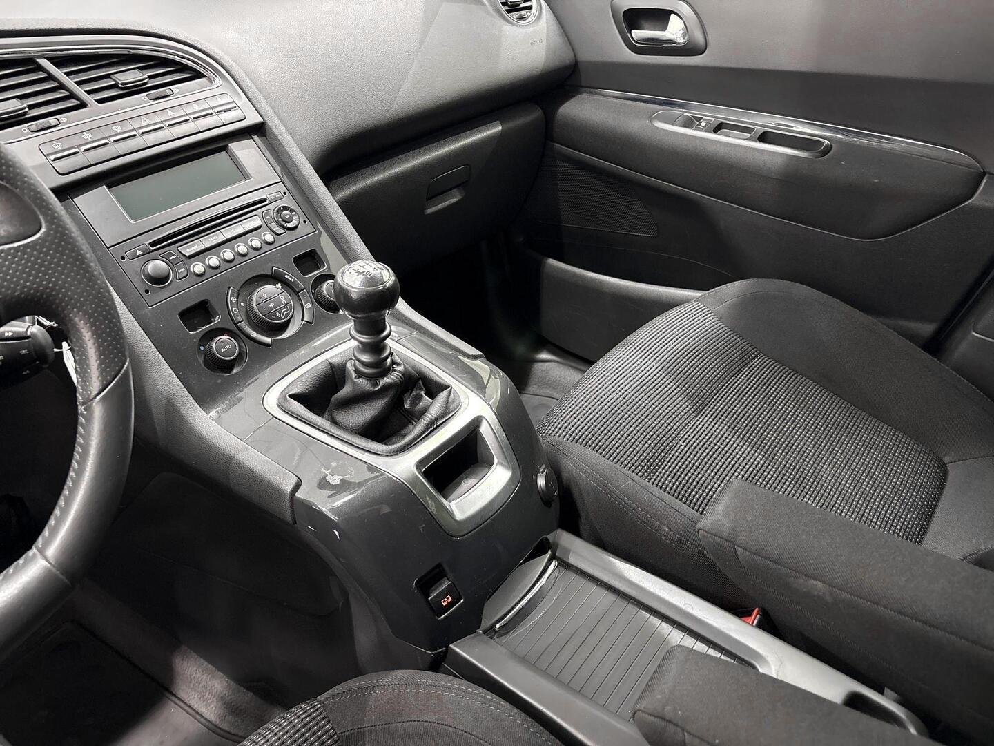 PEUGEOT 5008 2010