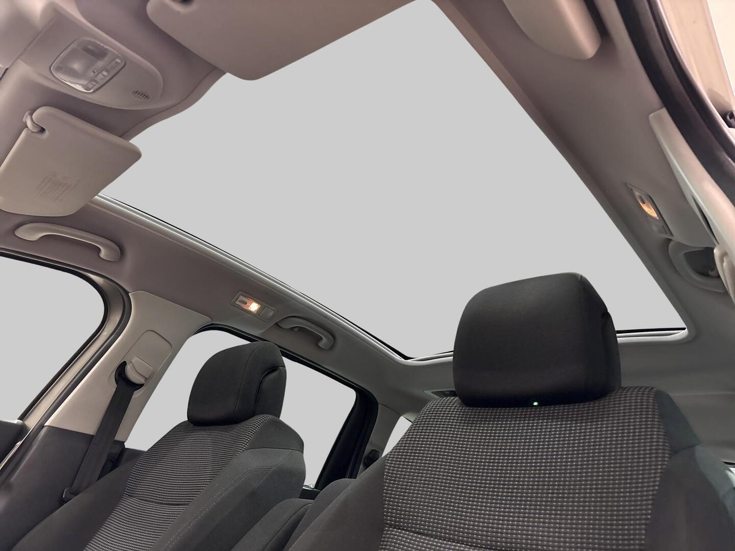 PEUGEOT 5008 2010