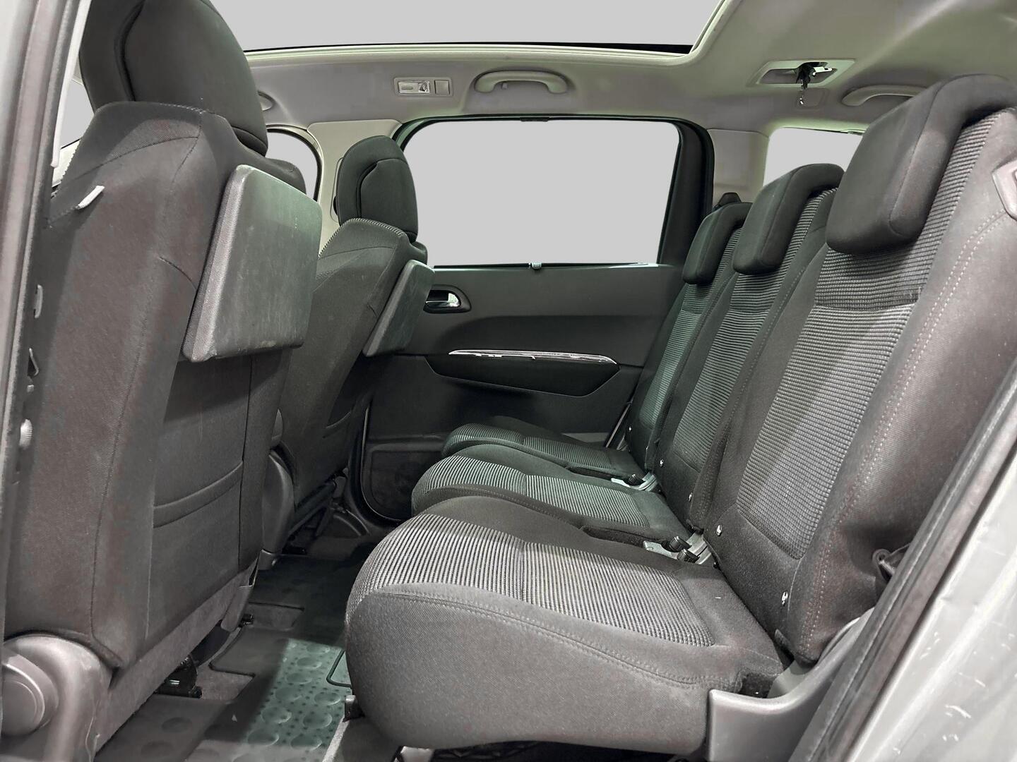 PEUGEOT 5008 2010