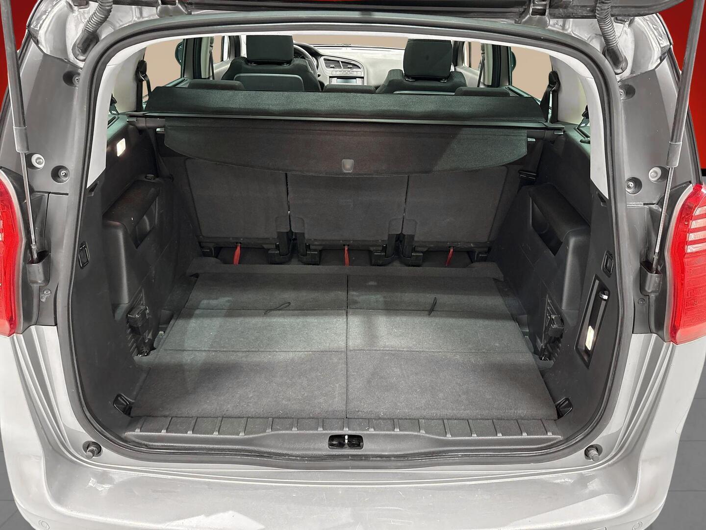 PEUGEOT 5008 2010