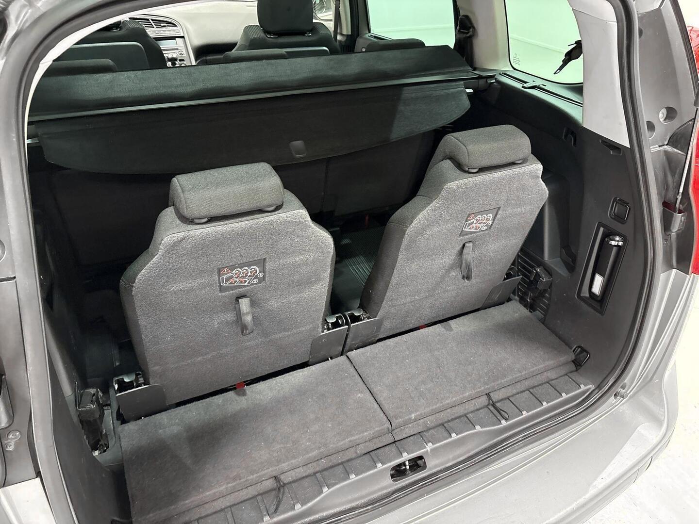 PEUGEOT 5008 2010