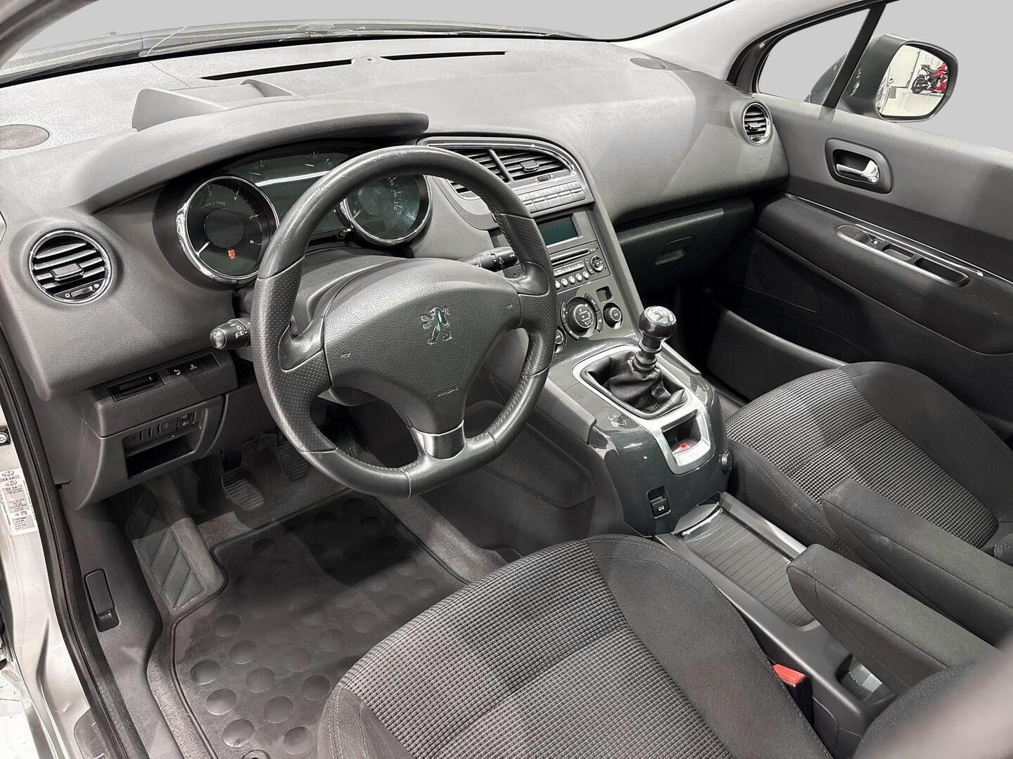 PEUGEOT 5008 2010